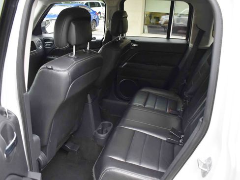 Used 2014 Jeep Patriot High Altitude FWD image 13