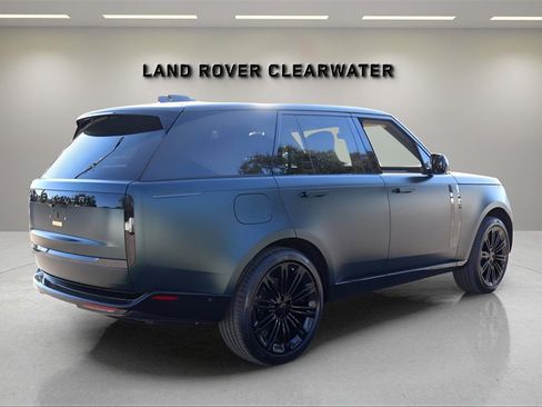 New 2026 Land Rover Range Rover SE image 5