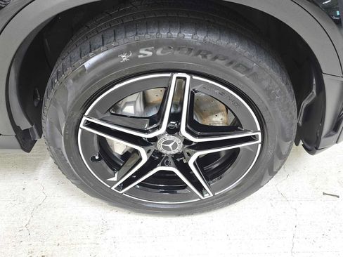 Used 2022 Mercedes-Benz GLC 300 4MATIC image 9