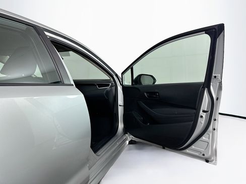 Used 2023 Toyota Corolla LE image 29