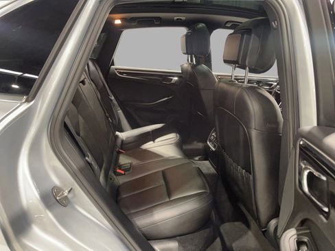 Used 2016 Porsche Macan S image 42