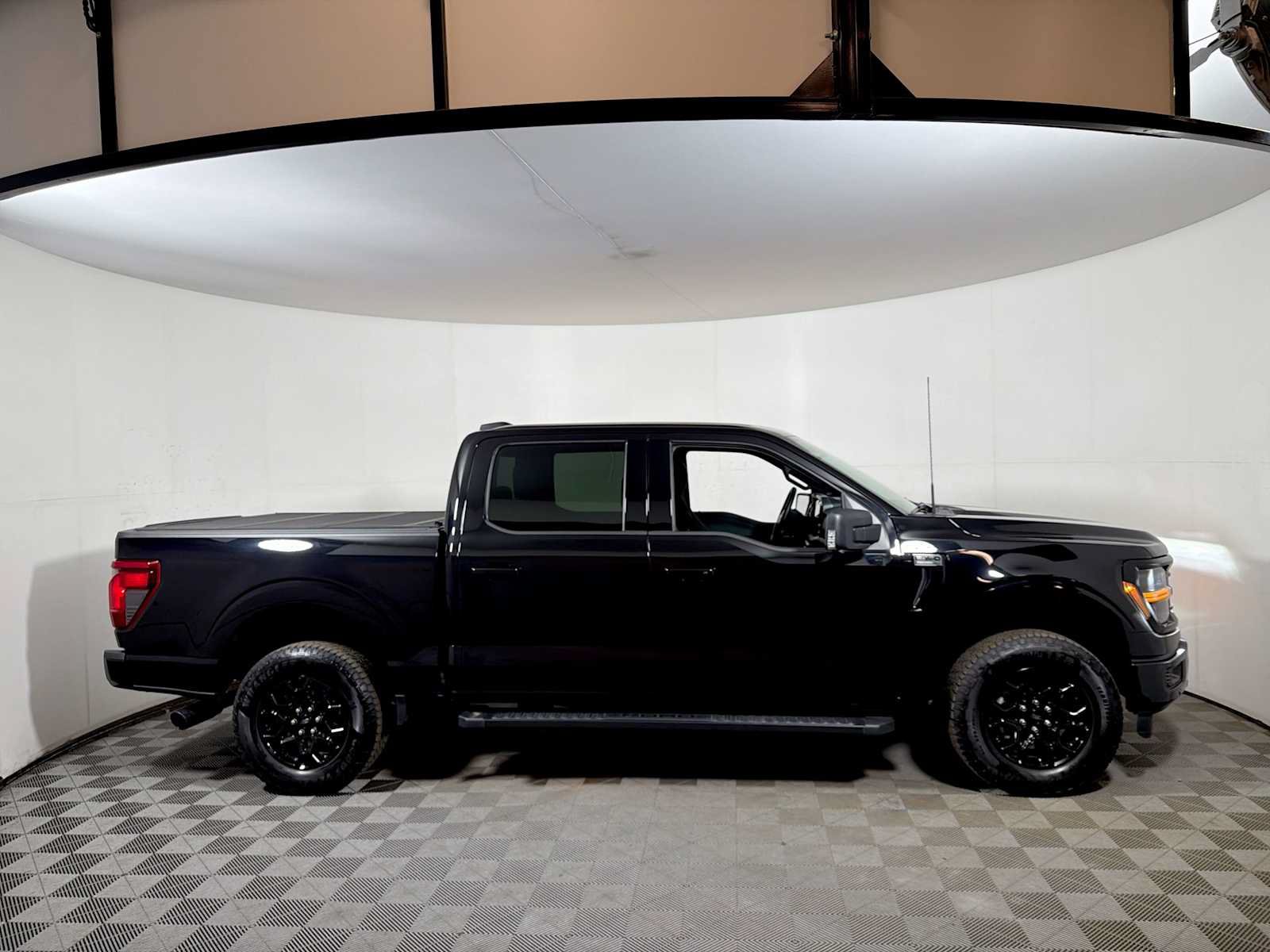 Used 2025 Ford F150 XLT w/ Equipment Group 302A MID AWD/4WD image 7