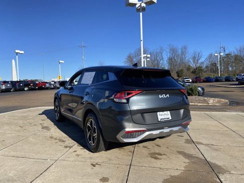 Used 2024 Kia Sportage LX image 8