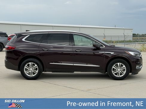 Used 2018 Buick Enclave Essence FWD image 3