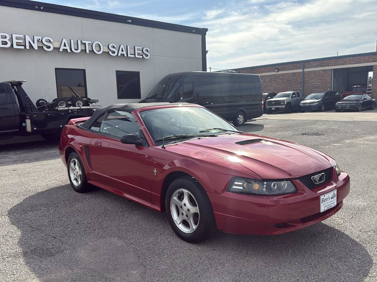 Used 2000 Ford Mustang Convertible RWD image 4