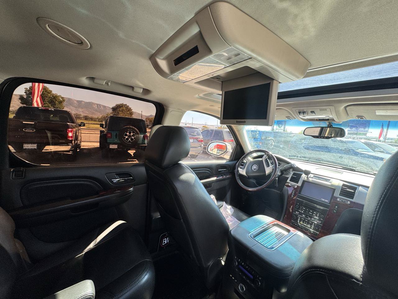 Used 2013 Cadillac Escalade ESV Premium AWD/4WD image 11