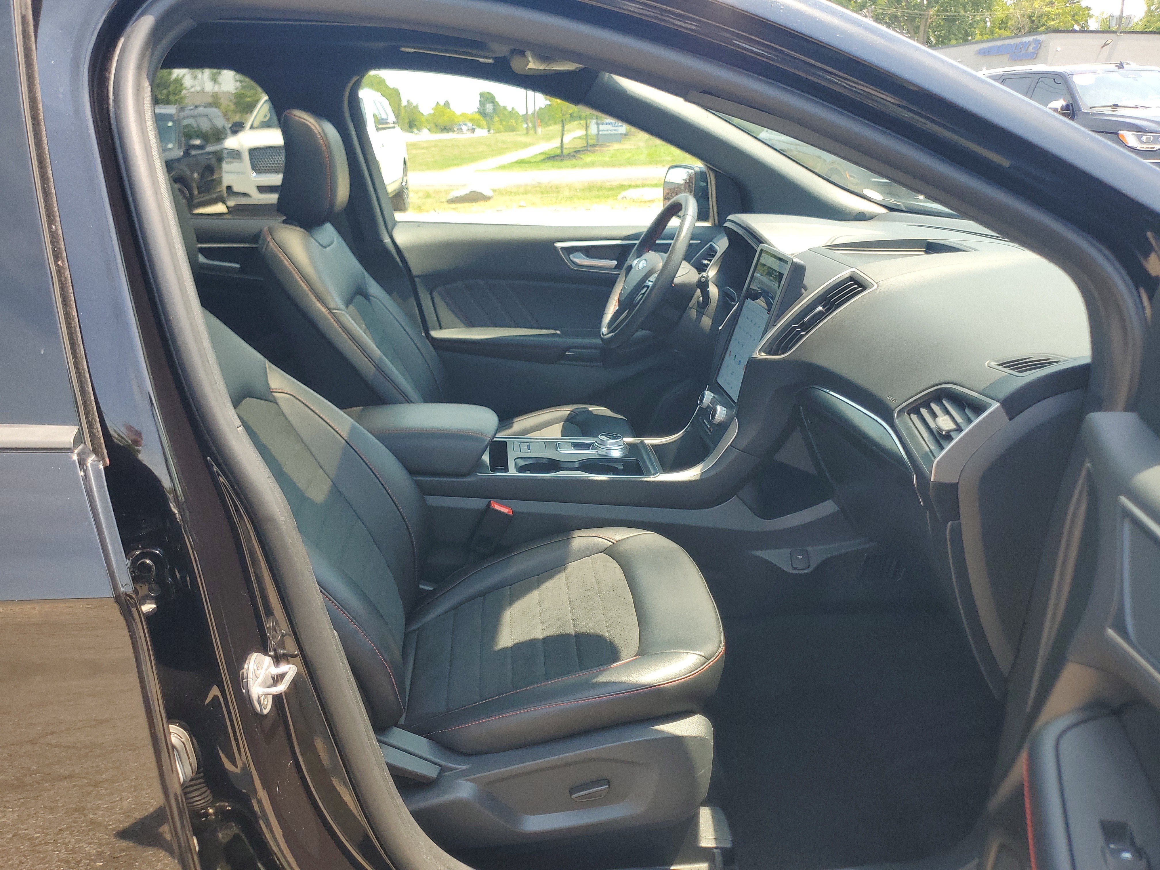 Used 2024 Ford Edge ST-Line AWD/4WD image 9