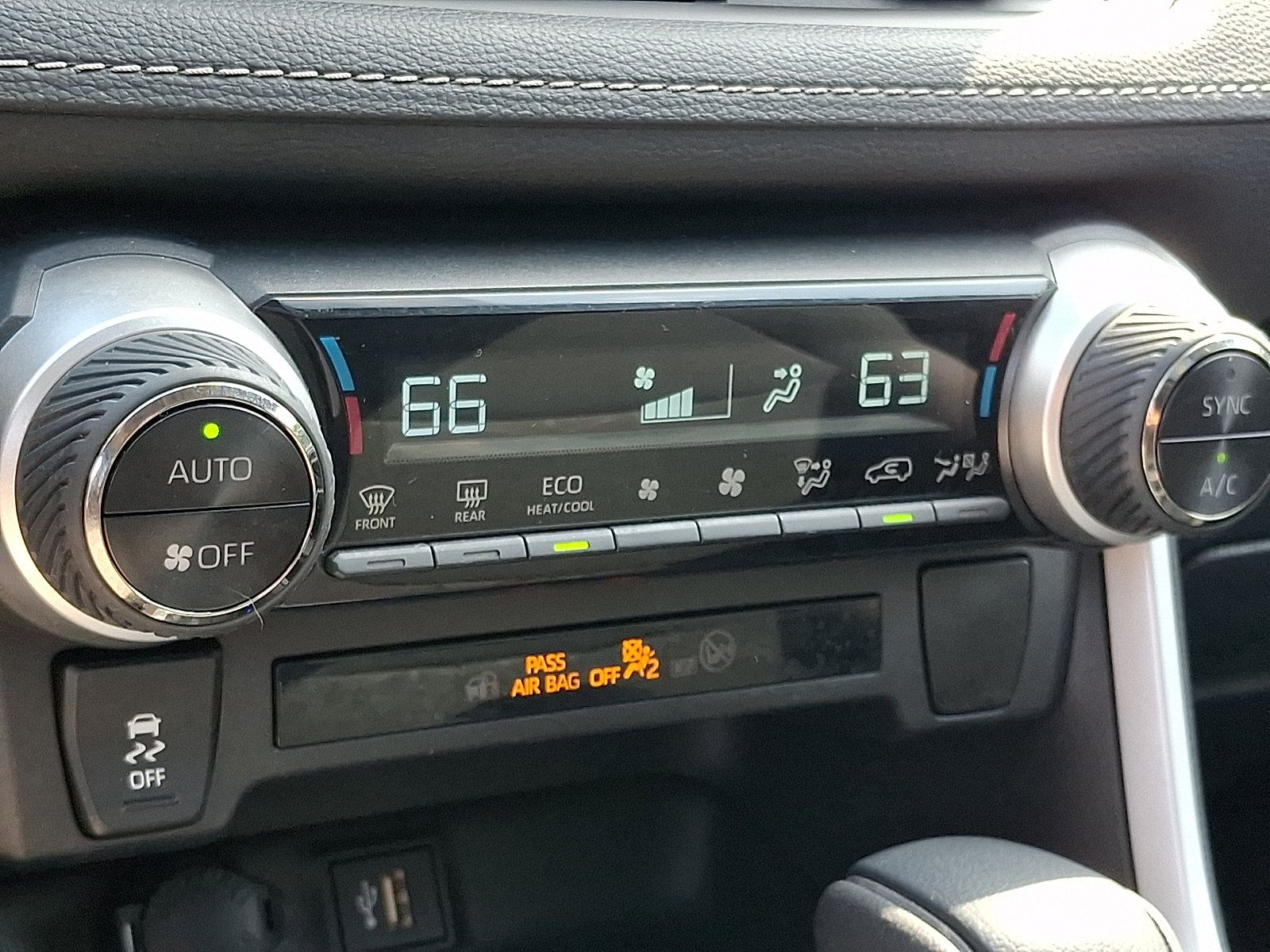 Used 2024 Toyota RAV4 XLE w/ Convenience Package AWD/4WD image 16