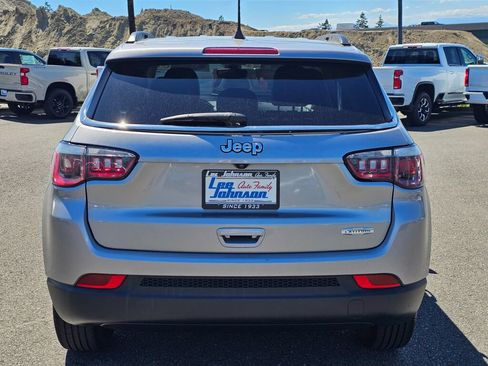Used 2020 Jeep Compass Latitude FWD image 6
