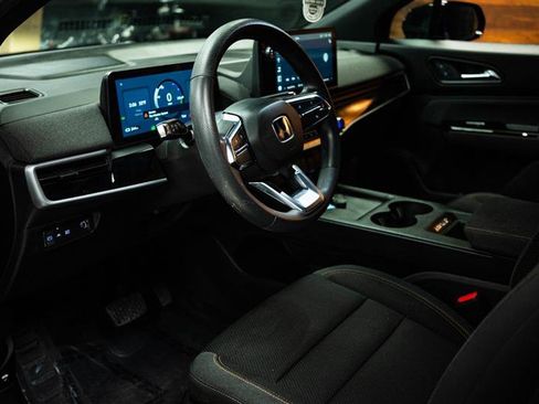 Used 2024 Honda Prologue EX image 8