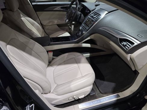 Used 2017 Lincoln MKZ Premiere FWD image 34