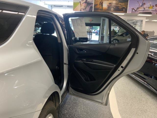 Used 2018 Chevrolet Equinox LT FWD image 32