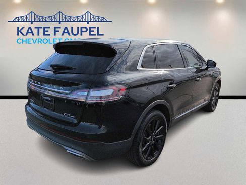 Used 2023 Lincoln Nautilus Reserve w/ Equipment Group 202A image 7