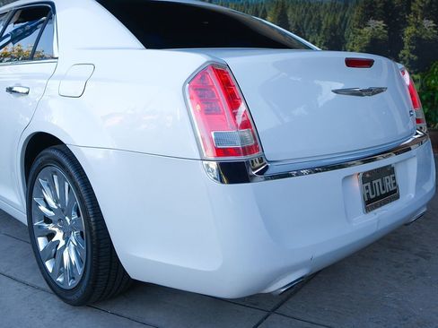 Used 2013 Chrysler 300 Motown image 39