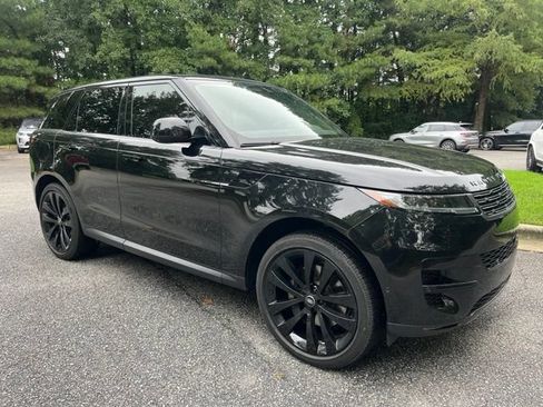 Used 2025 Land Rover Range Rover Sport SE AWD/4WD image 2