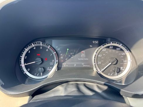 Used 2023 Toyota Highlander XLE FWD image 16