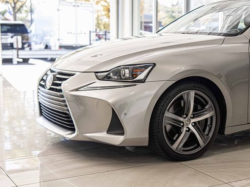 Used 2017 Lexus IS 300 AWD image 4