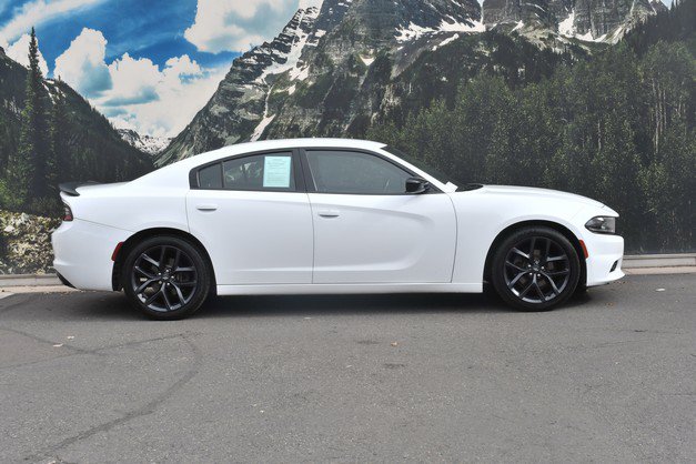 Used 2020 Dodge Charger SXT w/ Blacktop Package RWD image 2