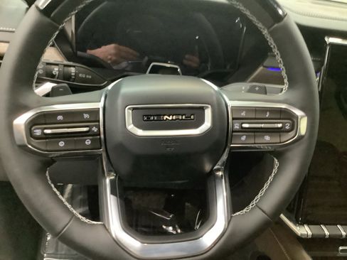 New 2026 GMC Acadia Denali Ultimate AWD/4WD image 15