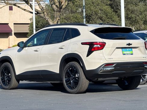New 2026 Chevrolet Trax ACTIV w/ Driver Confidence Package FWD image 5