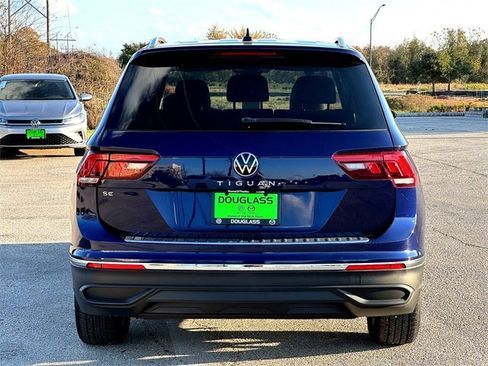Certified 2023 Volkswagen Tiguan SE w/ Panoramic Sunroof Package image 7