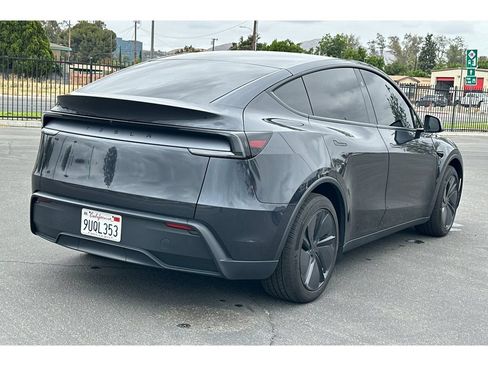 Used 2026 Tesla Model Y Long Range RWD image 6