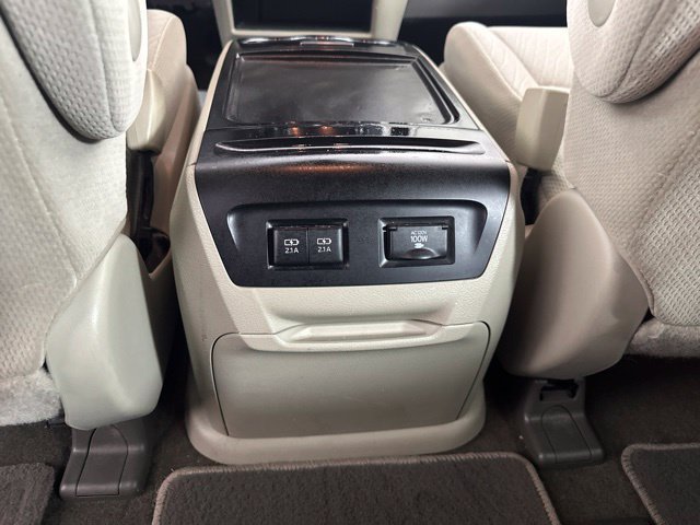 Used 2018 Toyota Sienna LE w/ Carpet Mat Package AWD/4WD image 18