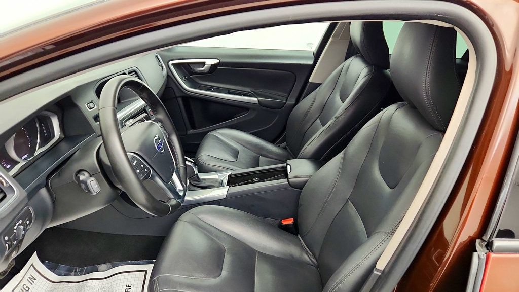 Used 2018 Volvo V60 T5 Cross Country w/ Convenience Package AWD/4WD image 20