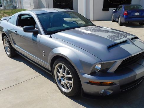 Used 2007 Ford Mustang Shelby GT500 RWD image 37