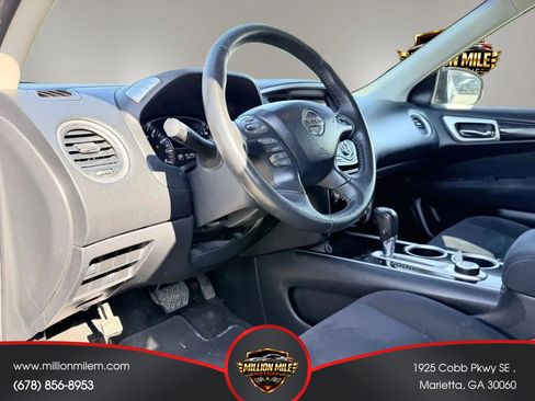 Used 2013 Nissan Pathfinder SV AWD/4WD image 17