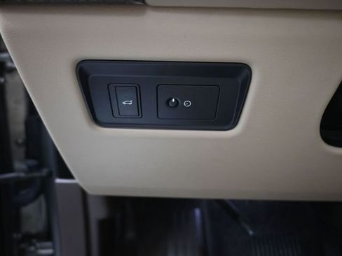 Used 2018 Land Rover Range Rover HSE image 20