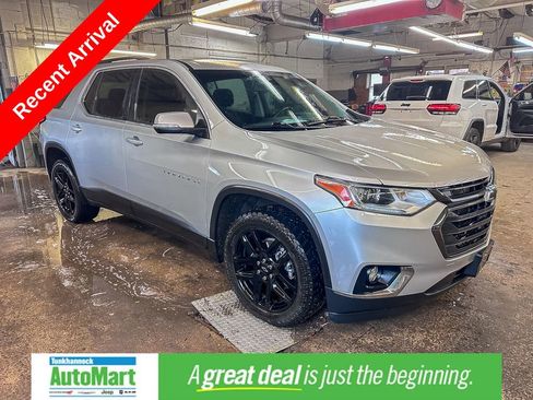 Used 2021 Chevrolet Traverse LT w/ LPO, Black Accent Package image 1