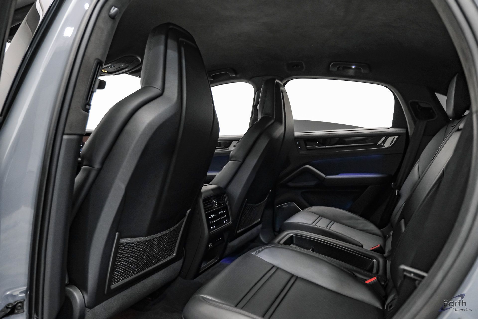 Used 2024 Porsche Cayenne Turbo GT AWD/4WD image 73