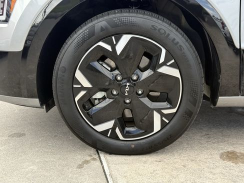 Used 2024 Kia Niro Wind FWD image 12