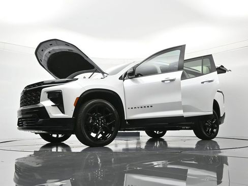 Certified 2024 Chevrolet Traverse RS w/ LPO, Floor Liner Package image 52