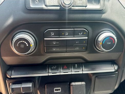 Used 2019 Chevrolet Silverado 1500 Custom w/ Custom Value Package AWD/4WD image 16