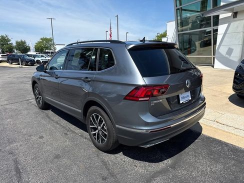 Used 2021 Volkswagen Tiguan SE w/ Panoramic Sunroof Package AWD/4WD image 4