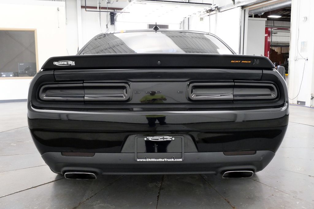 Used 2022 Dodge Challenger R/T Scat Pack RWD image 6