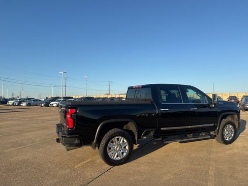 Used 2024 Chevrolet Silverado 2500 High Country w/ High Country Premium Package image 5