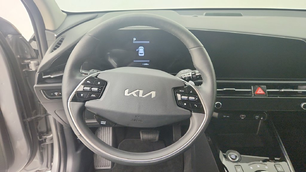 Used 2024 Kia Niro EX w/ EX Cold Weather Package FWD image 16