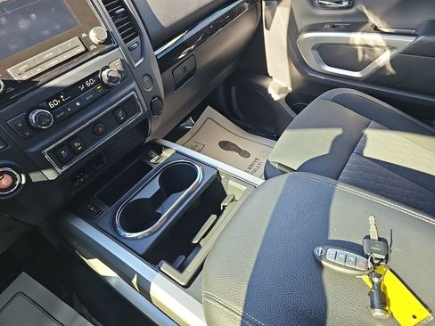 Used 2024 Nissan Titan SV w/ SV Convenience Package image 26