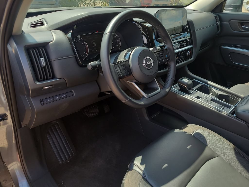 Certified 2025 Nissan Pathfinder SL FWD image 18