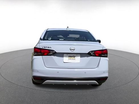 Used 2025 Nissan Versa SV image 12