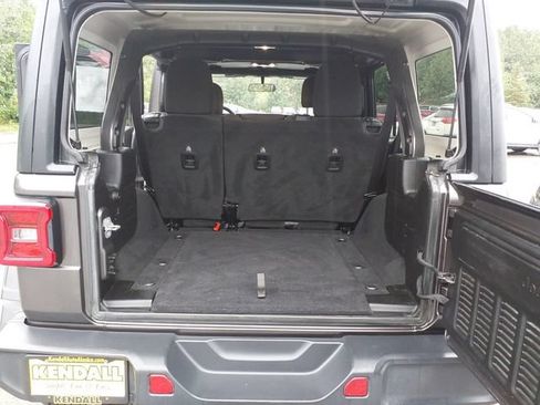 Used 2019 Jeep Wrangler Unlimited Rubicon w/ Cold Weather Group AWD/4WD image 23