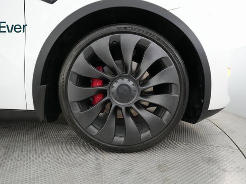 Used 2023 Tesla Model Y Performance image 19
