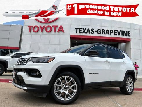 Used 2025 Jeep Compass Limited AWD/4WD image 1