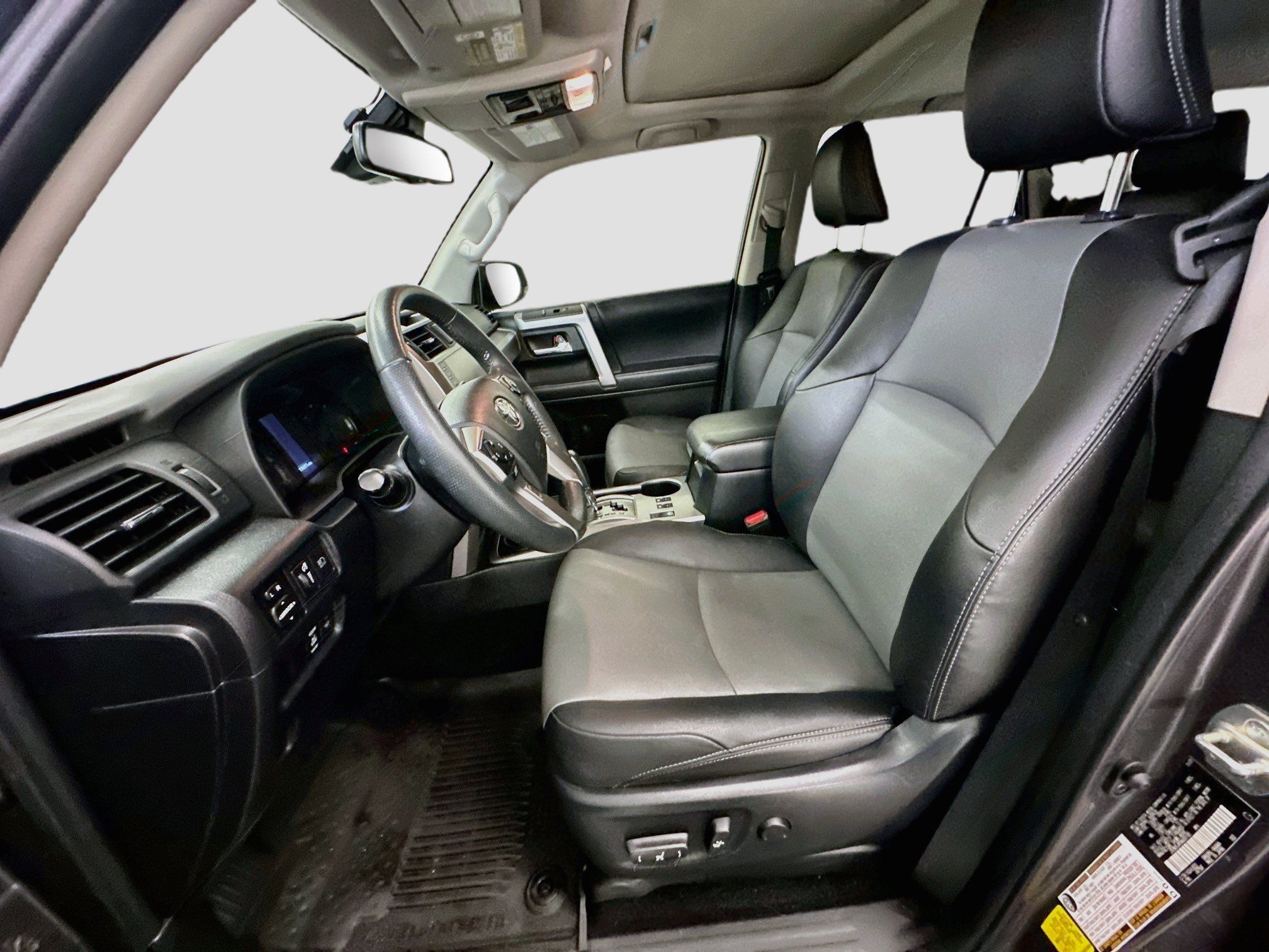 Used 2022 Toyota 4Runner SR5 Premium w/ Moonroof Package AWD/4WD image 13