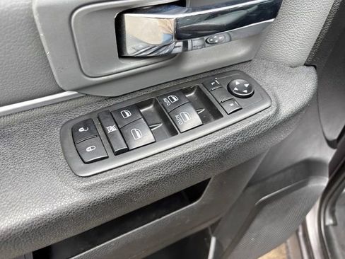Used 2021 RAM 1500 Classic SLT AWD/4WD image 13