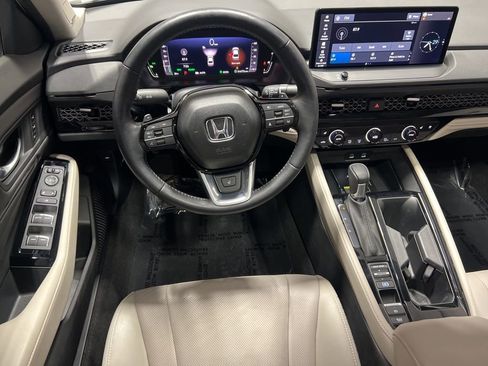 Used 2025 Honda Accord Touring image 22