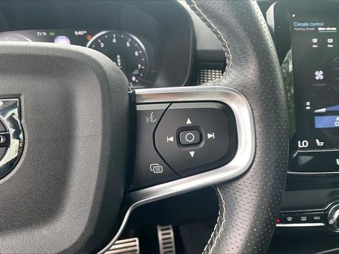 Used 2021 Volvo XC40 T5 R-Design w/ Climate Package AWD/4WD image 24